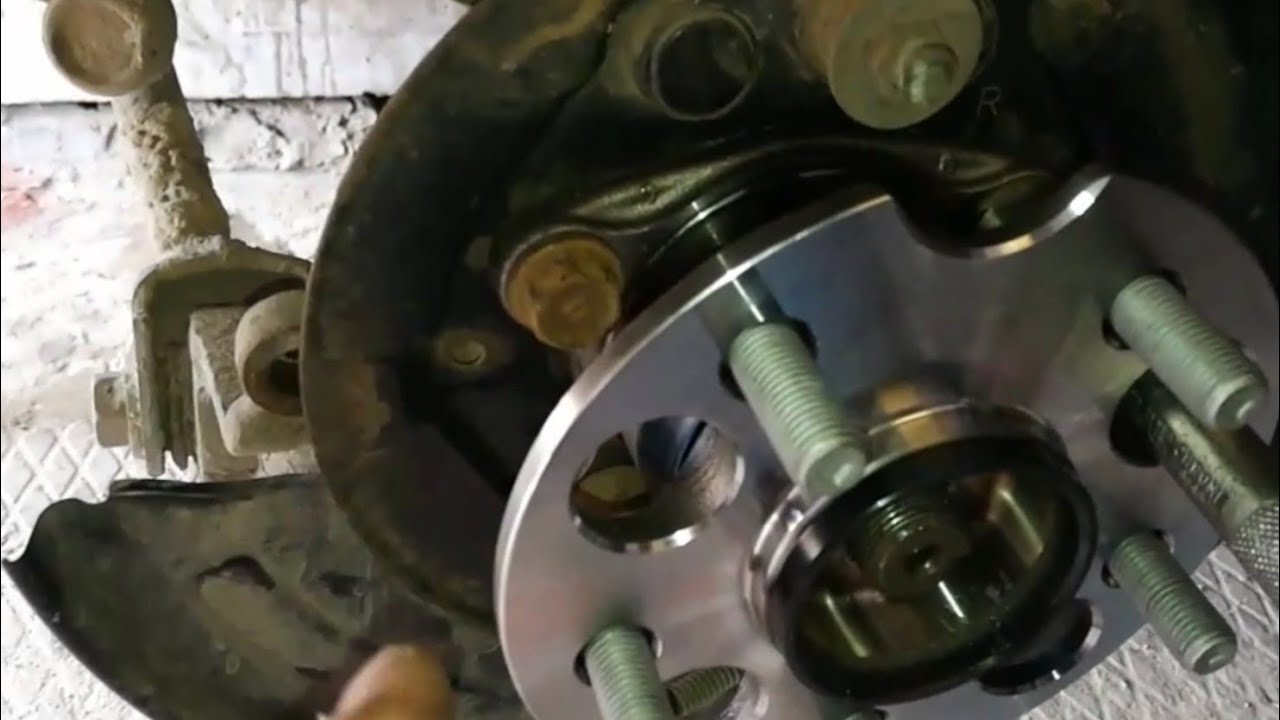 Toyota Venza. Замена заднего ступичного подшипника.