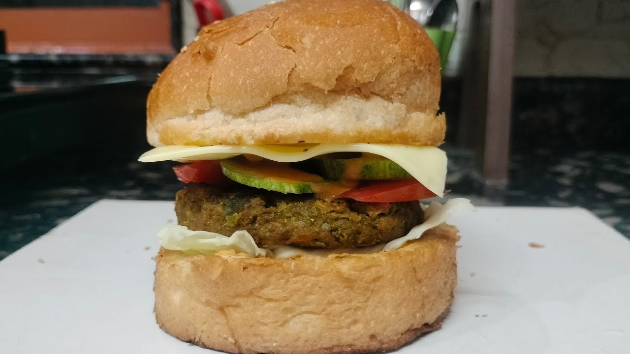 ದೇಸಿ ಬರ್ಗರ್ 😋 ಹಸಿ ಬಟಾಣಿ ಟಿಕ್ಕಿ!Desi Burger Recipe 