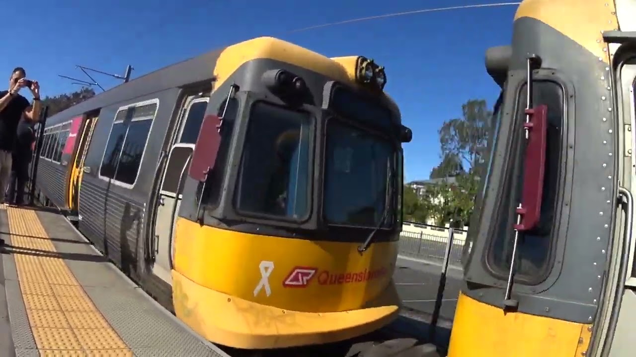EMUs 01 and 04 arriving into Ferny Grove to start its Farewell Tour
