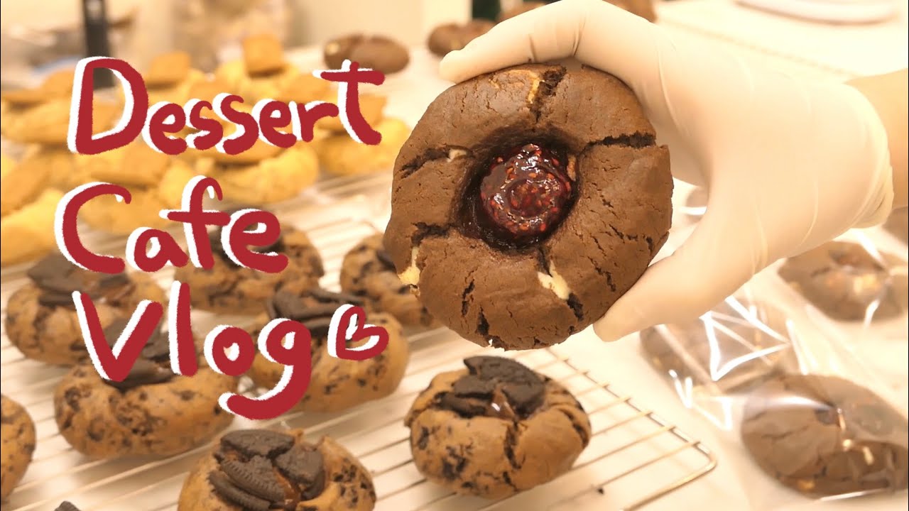 ENG)바쁘다 바뻐😱 점보 쿠키도 만들고 딸기케이크도 만드는 디저트카페 브이로그/Korea dessert cafe vlog👩🏻‍🍳🍰🎂💕