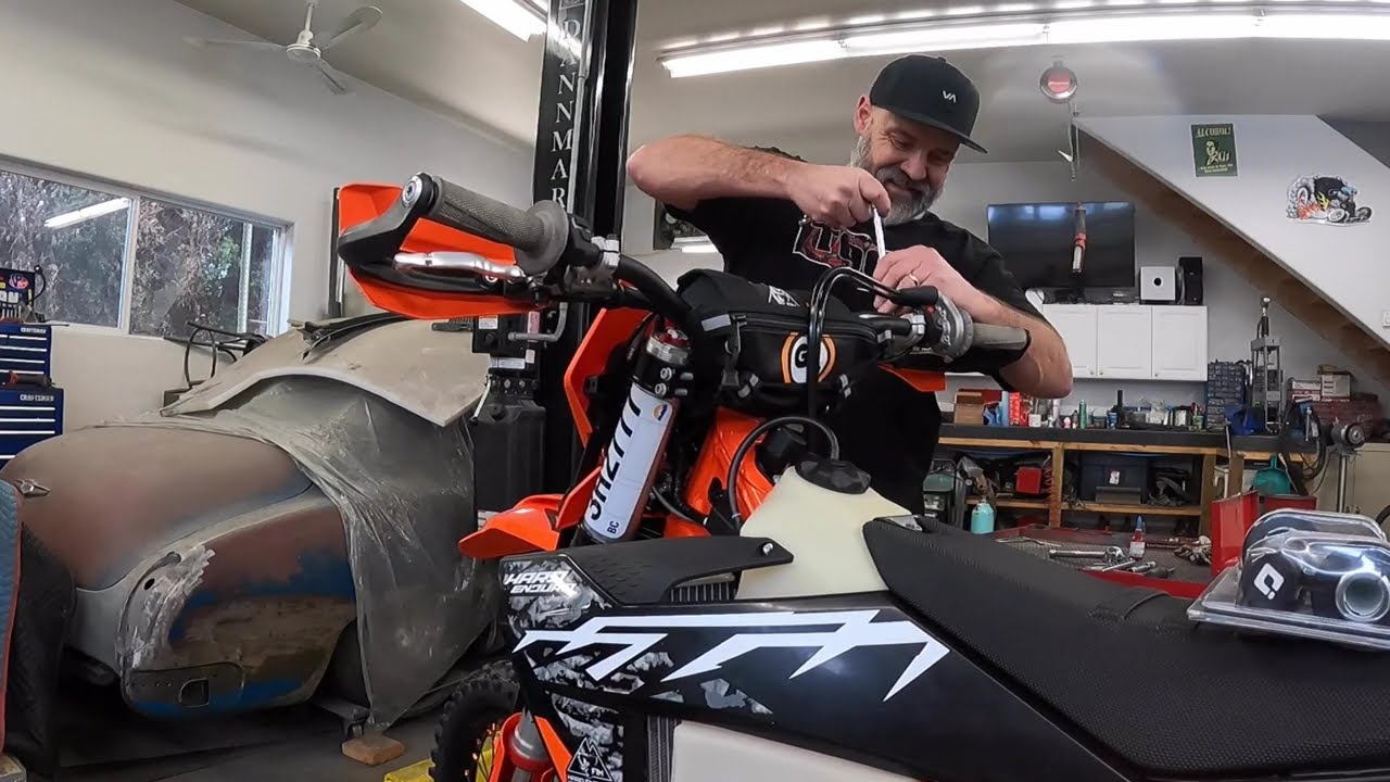 2025 KTM XCW 300 Hard Enduro -Garage Day  -  upgraded parts, narrowed bars and swing arm greasing.