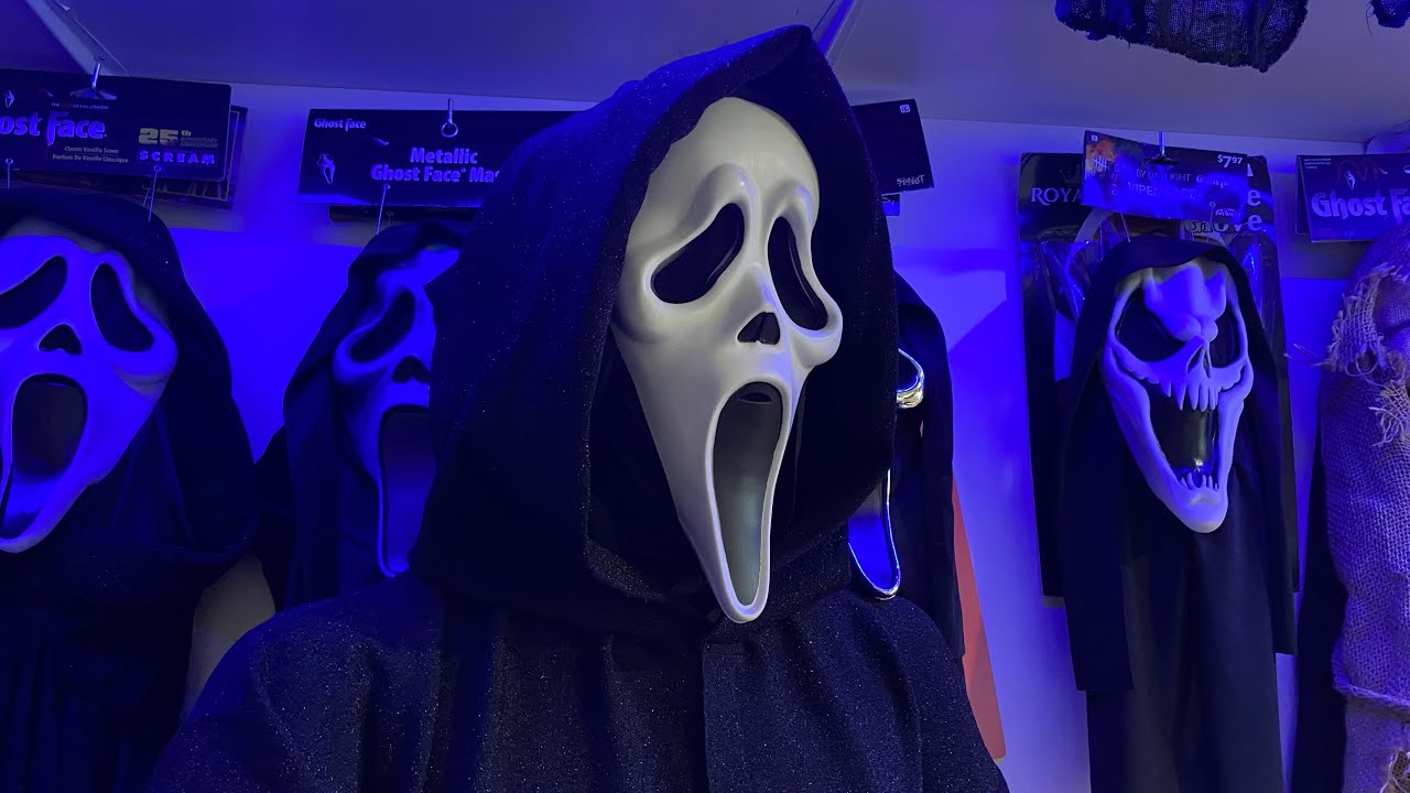 My favourite mold of Ghostface Mask? The SCREAM 4 TD Reshoot mask