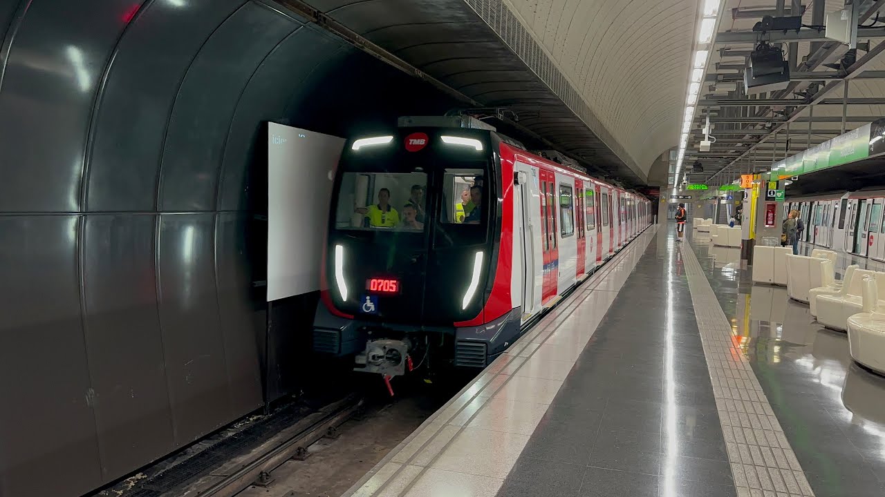 Barcelona Metro | NEW S7000 Roquetes (L3)