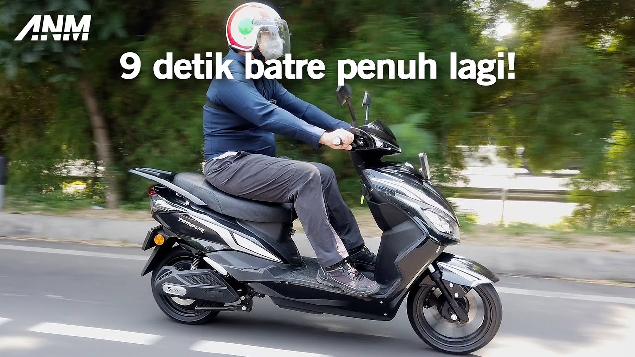 Skuter listrik ini bisa gonta-ganti batre! ⚡️ SMOOT TEMPUR namanya