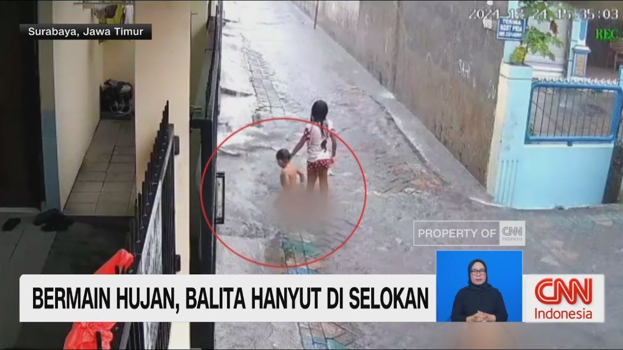 Bermain Hujan, Balita Hanyut di Selokan
