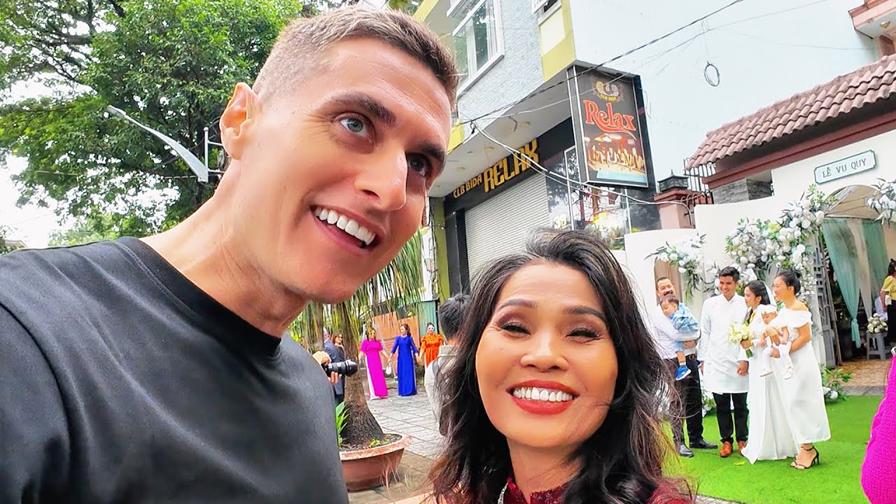 I Got Invited To A Vietnamese Wedding 🇻🇳
