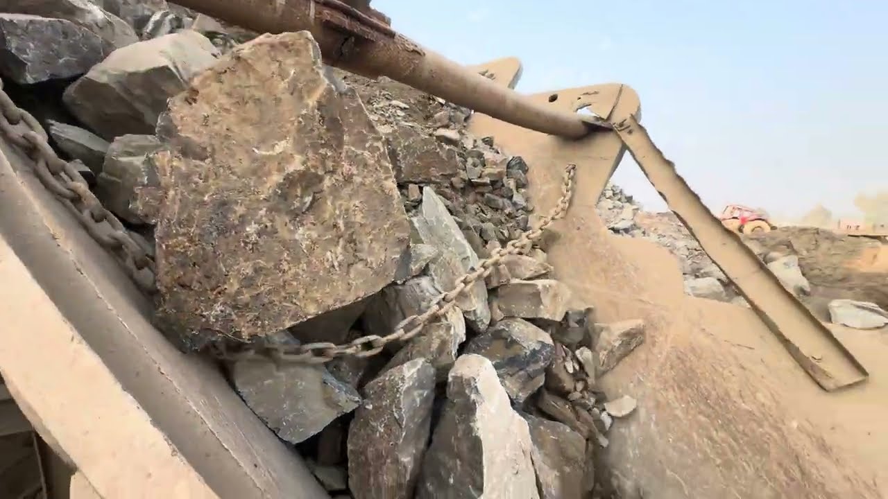 Big Rock Crusher Machine Killer cru sound * &ldquo;Big Rock Crushing A Powe Process&rdquo;#asmrsounds 