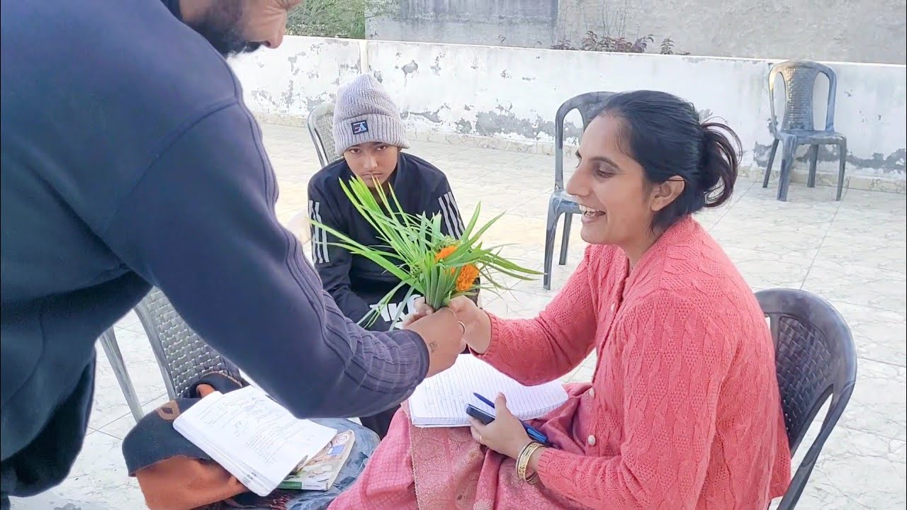 Gurnaz Dhaliwal Vlogs  ਇੱਕ ਬੜਾ ਵੱਡਾ ਕੰਮ ਕੀਤਾ ਅੱਜ, ਕਿਰਨ ਨੂੰ ਦਿੱਤਾ ਆਪਣੇ ਹੱਥਾਂ ਨਾਲ ਬਣਾਇਆ bouquet 💐