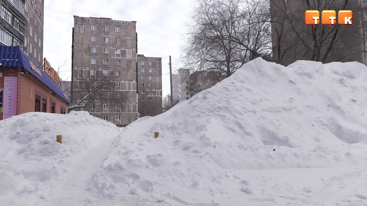 Предпринимателям дали три дня на вывоз снега с территорий объектов бизнеса