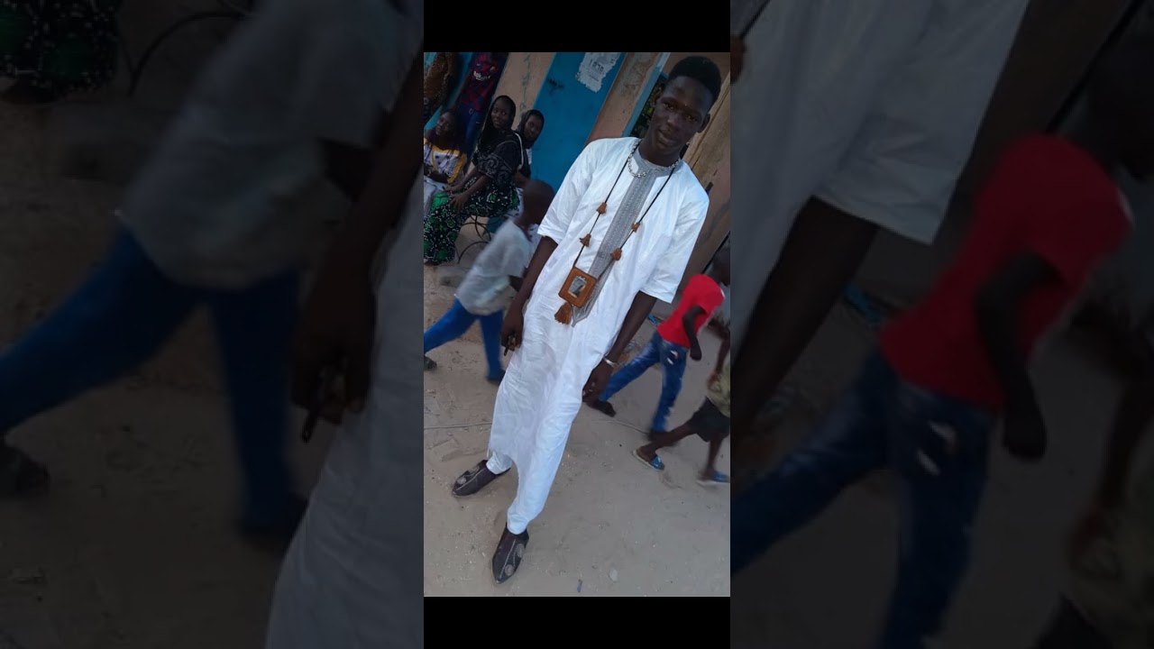 YO  BARKEE  DIOMBADIO  ( ALIOUNE LABBO )