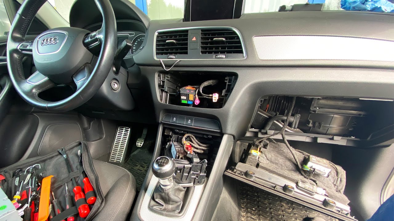 CarPlay Box do Audi Q3 ze starym MMI RMC