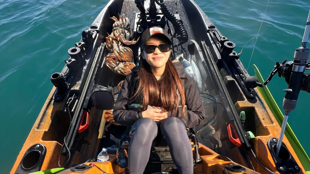 ALIEN fish and JUMBO crab on a kayak....crabbing vlog