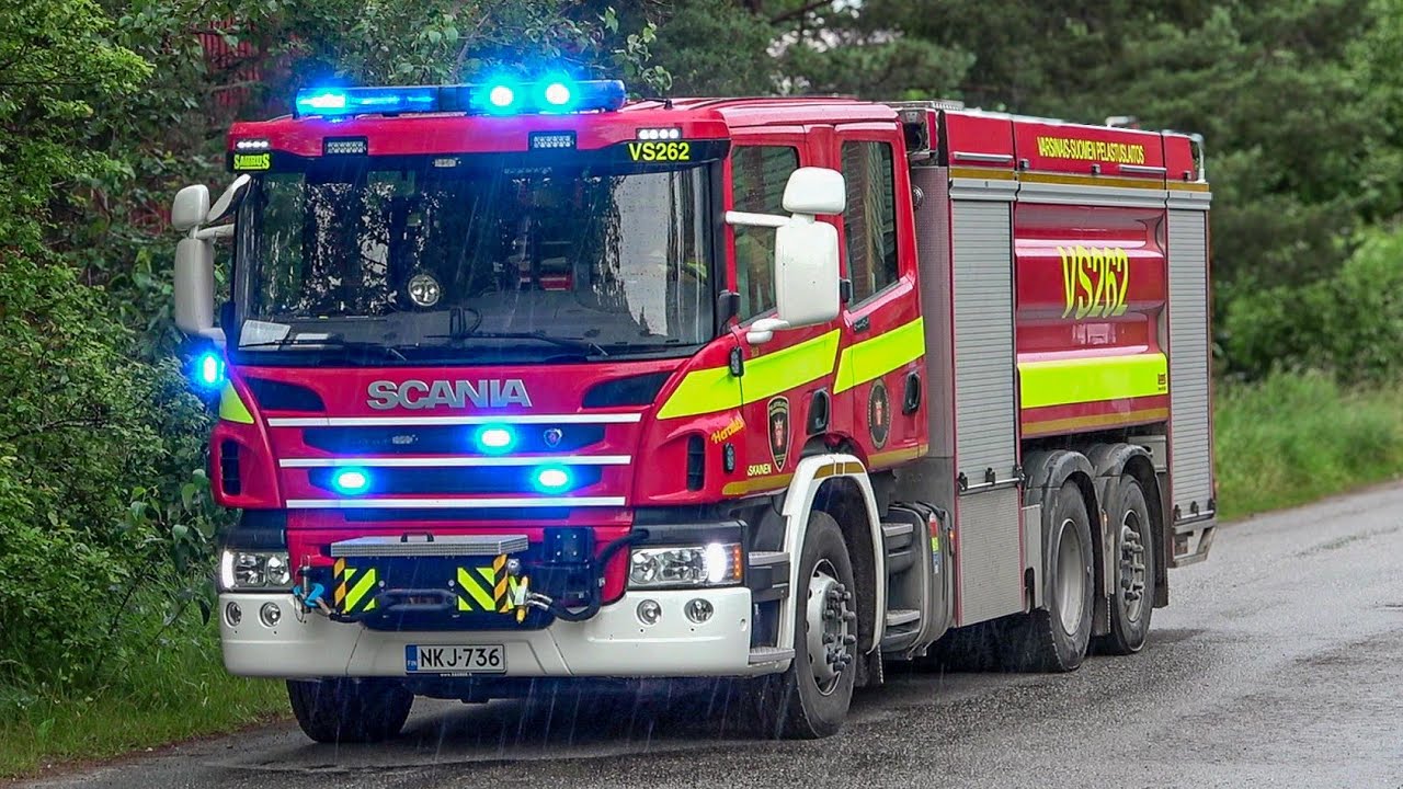 [36 UNITS!] *MASSIVE* Response to Huge Industrial Fire in Finland – Rare Units On Scene!