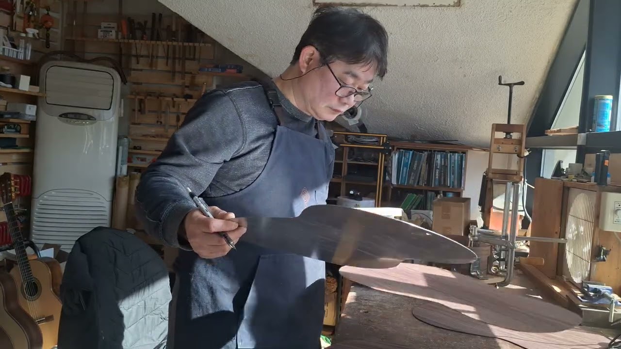 Making Guitar HongSik Uhm / 뒤판 만들기 / 엄홍식 기타 제작 2026년 2월 16일