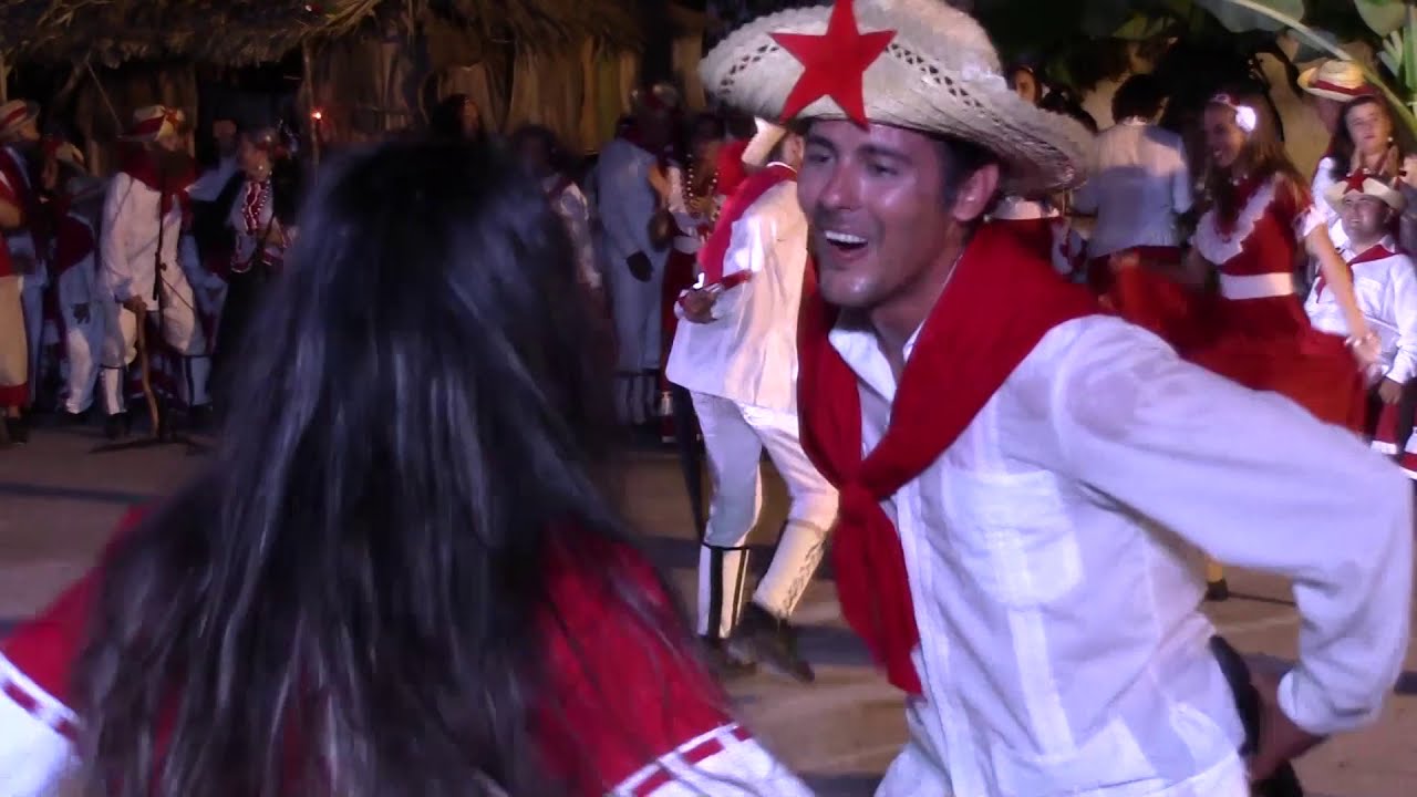Celebran la fiesta de los Bandos Azul y Rojo en Majagua