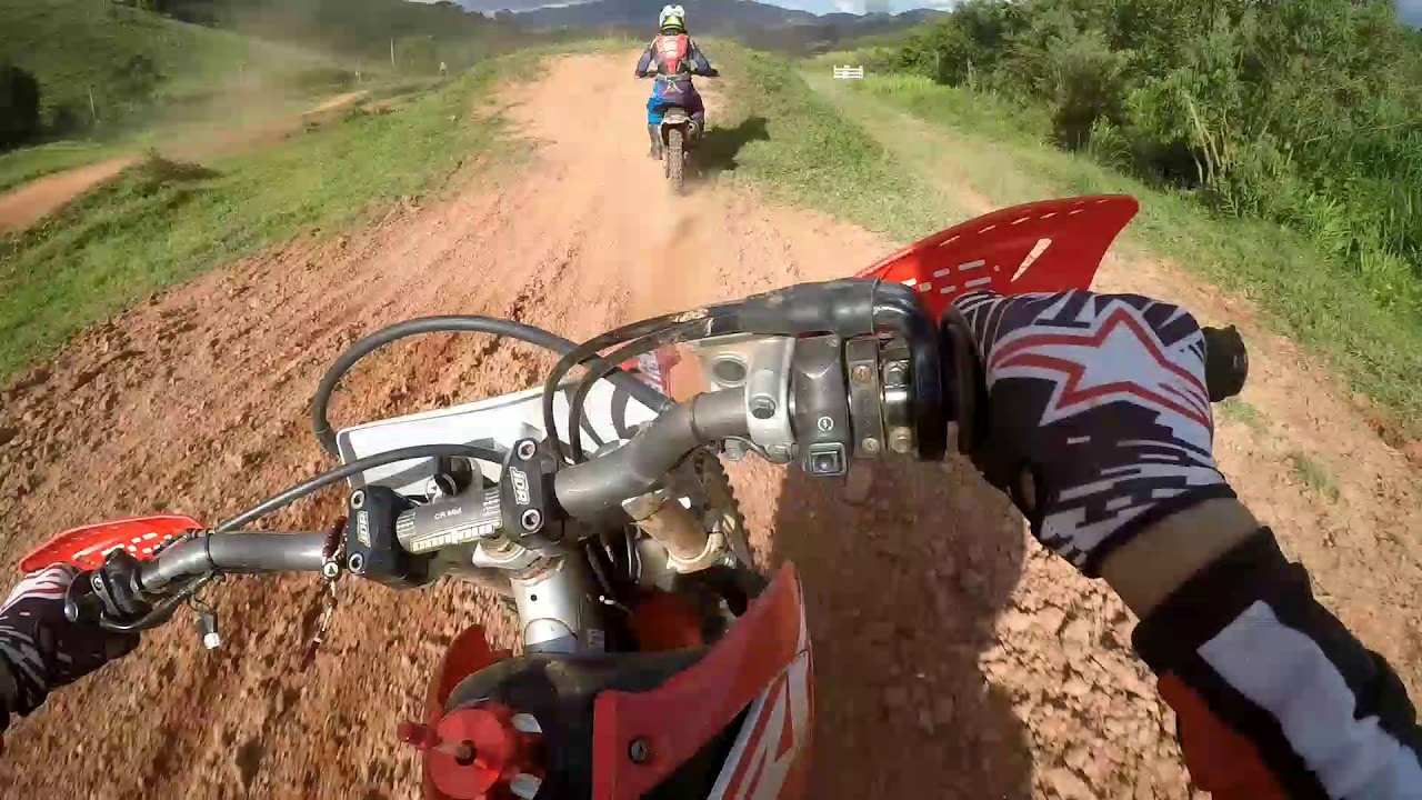 Crf 230 e tornado na pista de motocross qual anda mais???(Pedro 029)