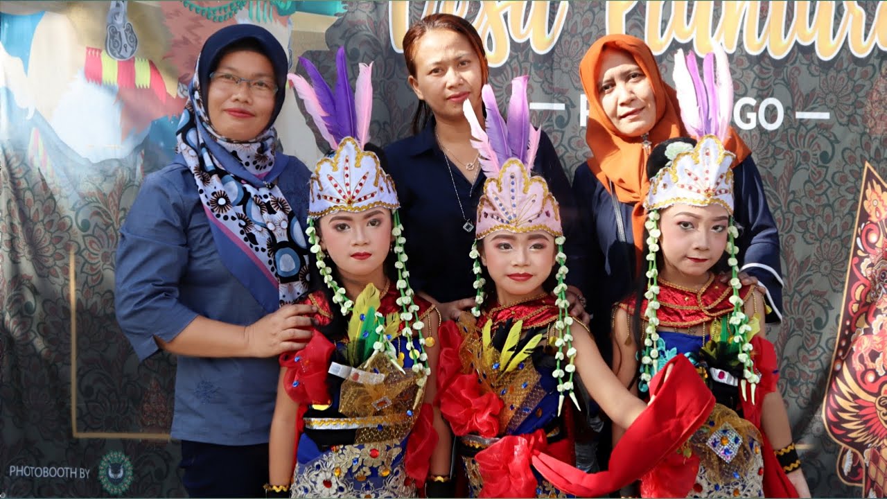 Marsya ikut lomba tari sintren di sd plunturan pulung ponorogo