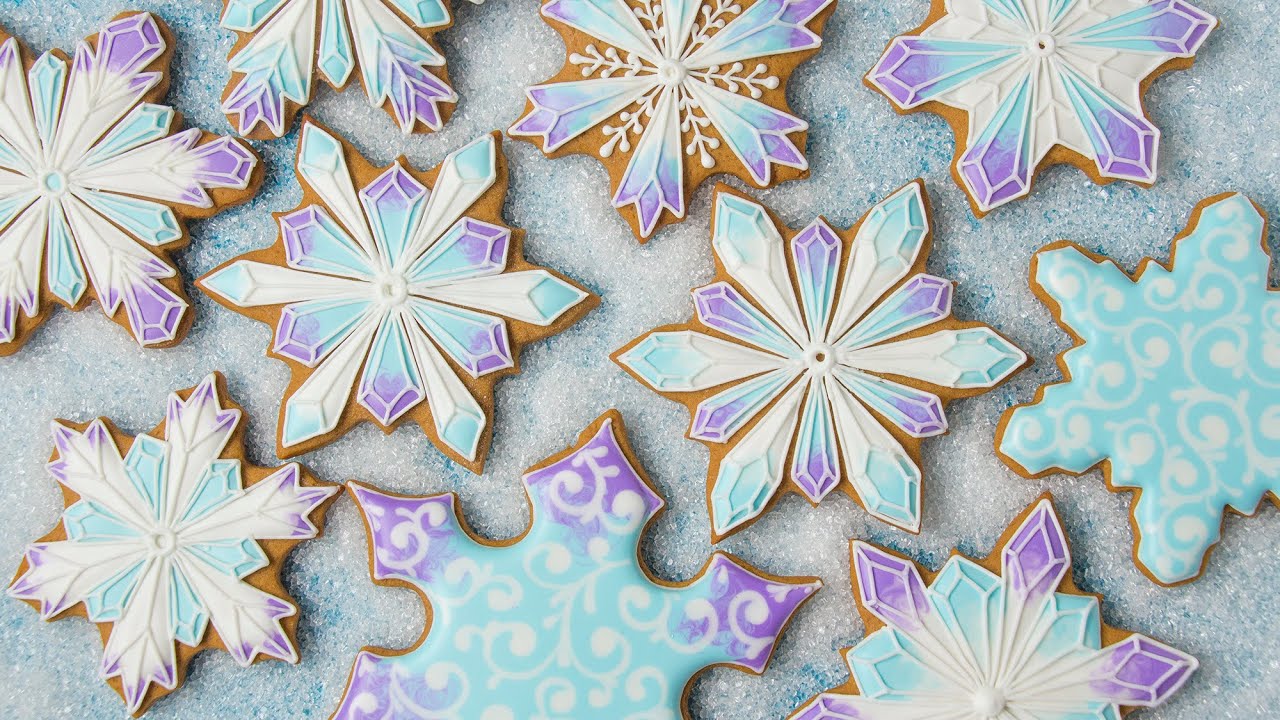 Frozen-inspired Gingerbread Snowflake Cookies!
