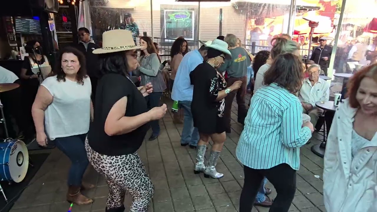 Dancing to my favorite Zydeco band Andre Thierry Accordion 🪗 Soul 