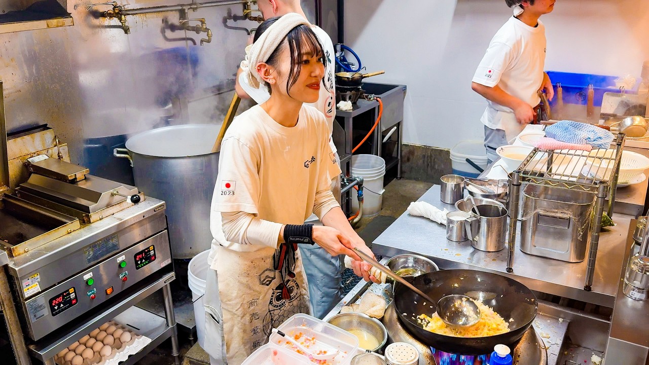 100+ Fried Rice Orders! COOL Female Chef Draws Massive Lines to Roadside Ramen Shop! #japanesefood