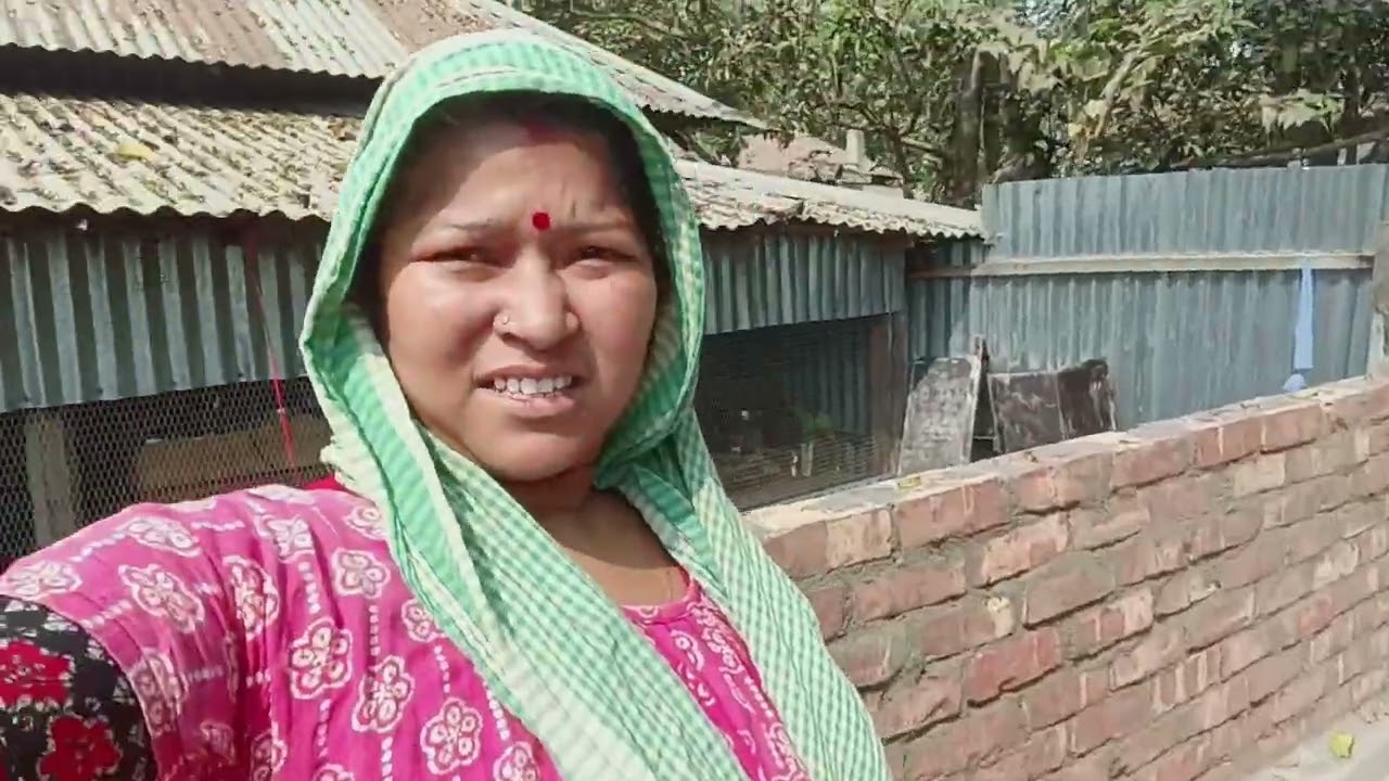 সকালে উঠে আবারো মা ছেলে মিলে বালি টানছি তারপর রান্নাবান্না করবো বন্ধুরা আজকে মাছ রান্না করবো