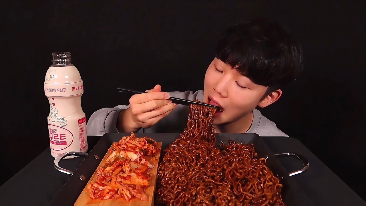 짜파게티 & 김치 (+ 王 요꾸르트 ) 자막 필수 !│ MUKBANG ASMR │ BLACK BEAN NOODLES & KIMCHI │ :)