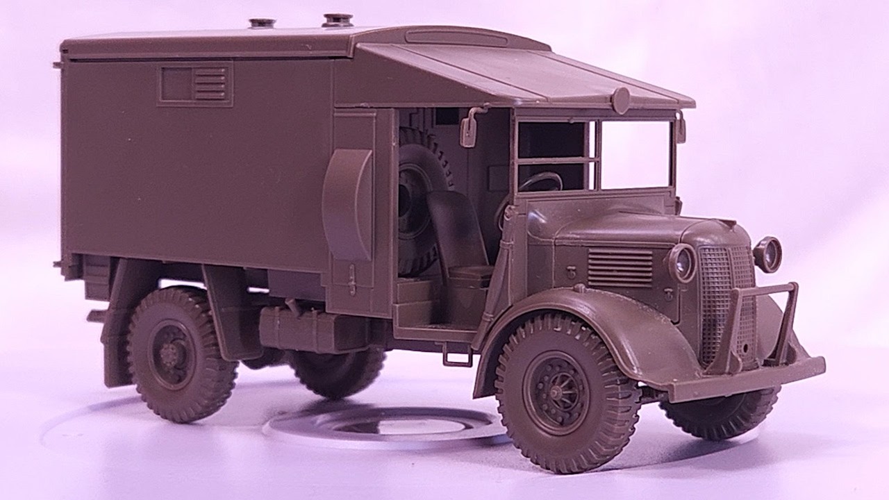 Call the Ambulance! - Tamiya 48th Scale