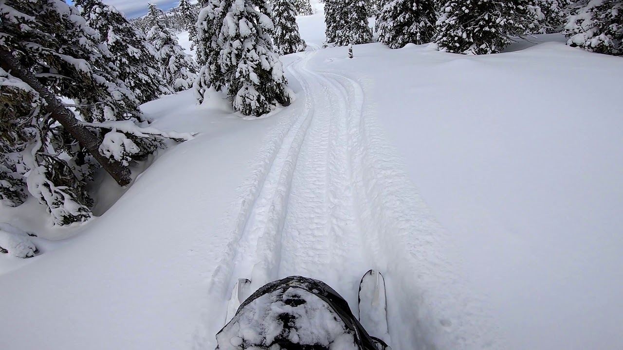 Tearing up a hill on the Lynx Boondocker 600r