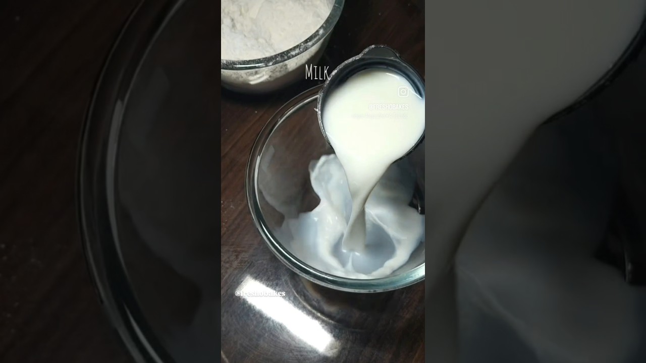 *No Egg* Strawberry Cake ✨️  #cakeart #bakedcake #baking #instagram #cakedecorating