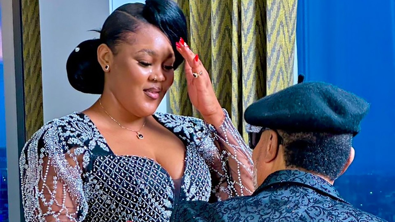 Koffi Olomide - Aspirine Mangaya (Clip officiel)