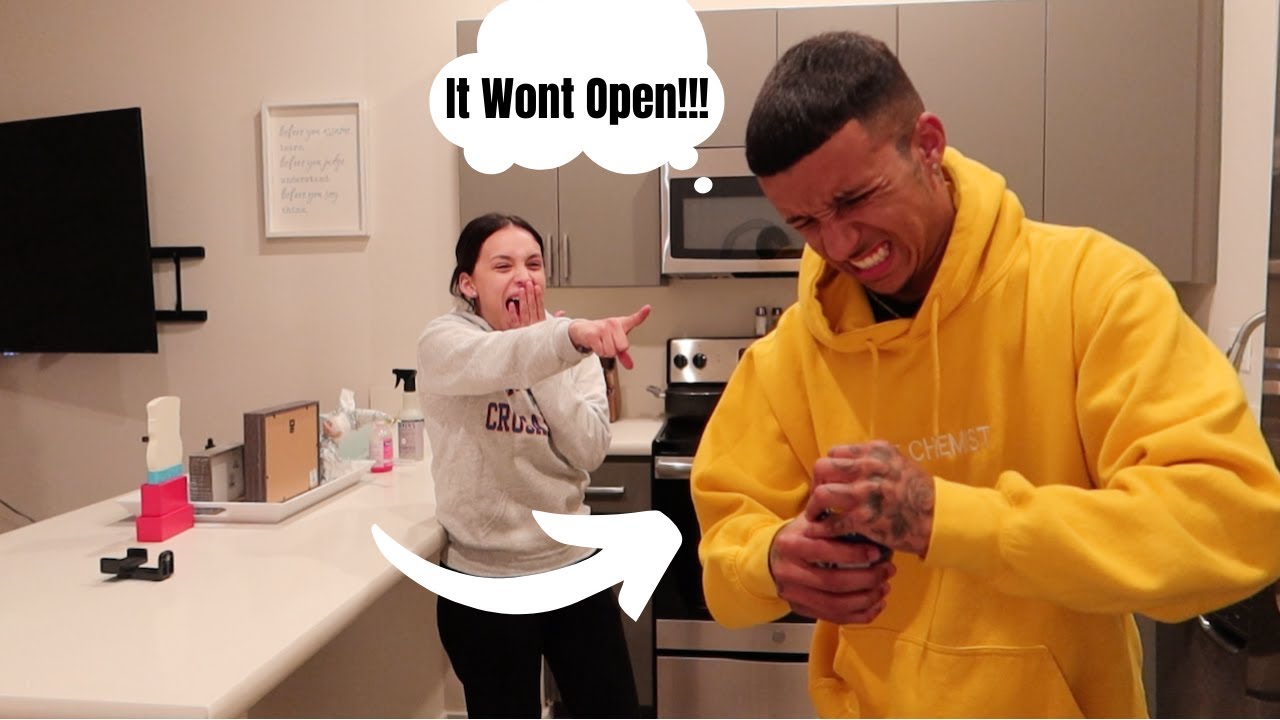 Super Gluing a Jar Lid and Asking My Boyfriend To Open It Prank
