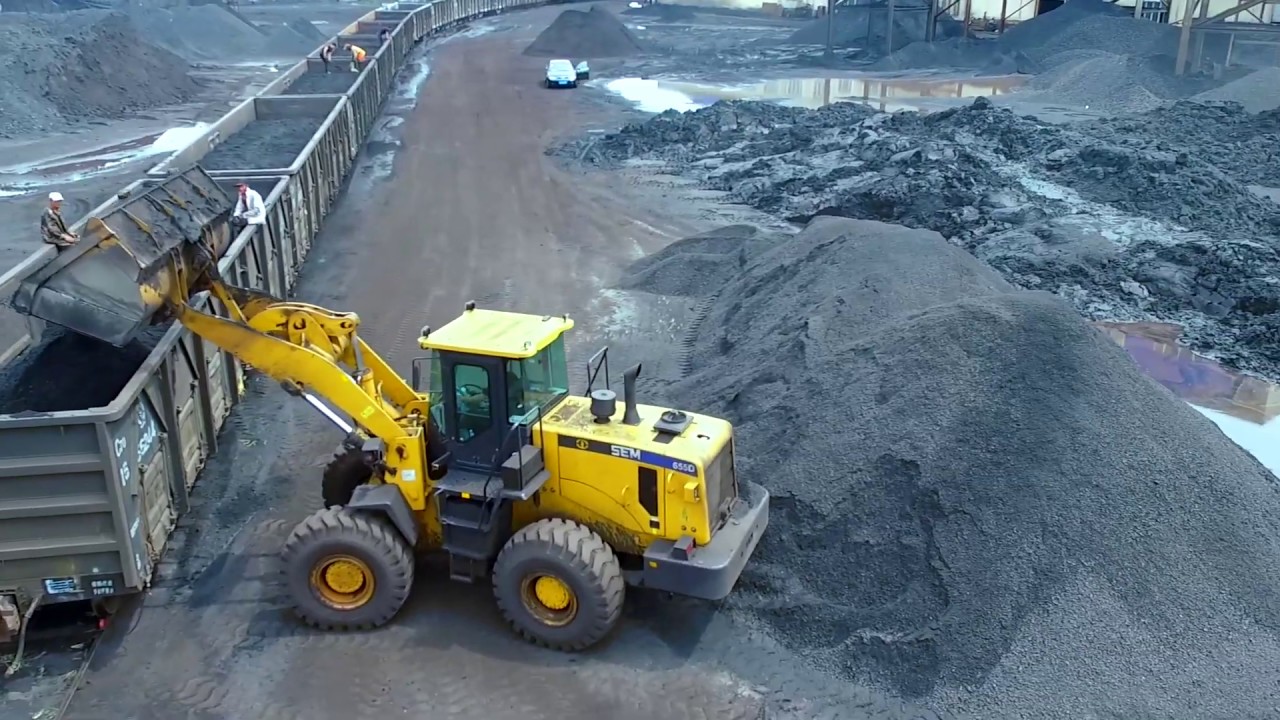 SEM 655D Wheel Loader  In Coal Yard