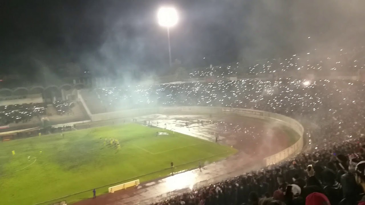 شعل لفلاش زومي جماهير إتحاد عنابة