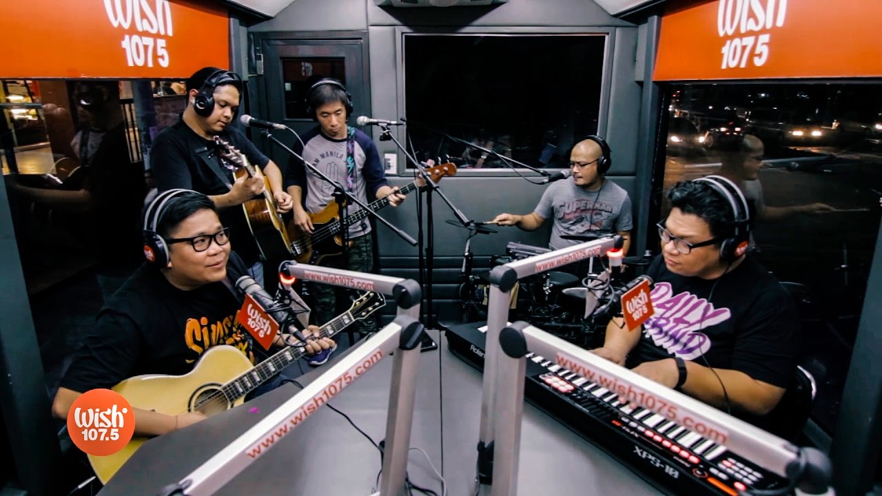 Itchyworms perform 