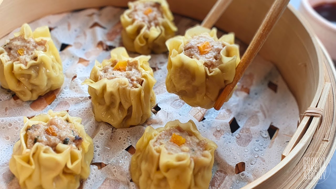 Kanom Jeep or Shumai - Steamed Dumplings with Meat Filling ขนมจีบหมู