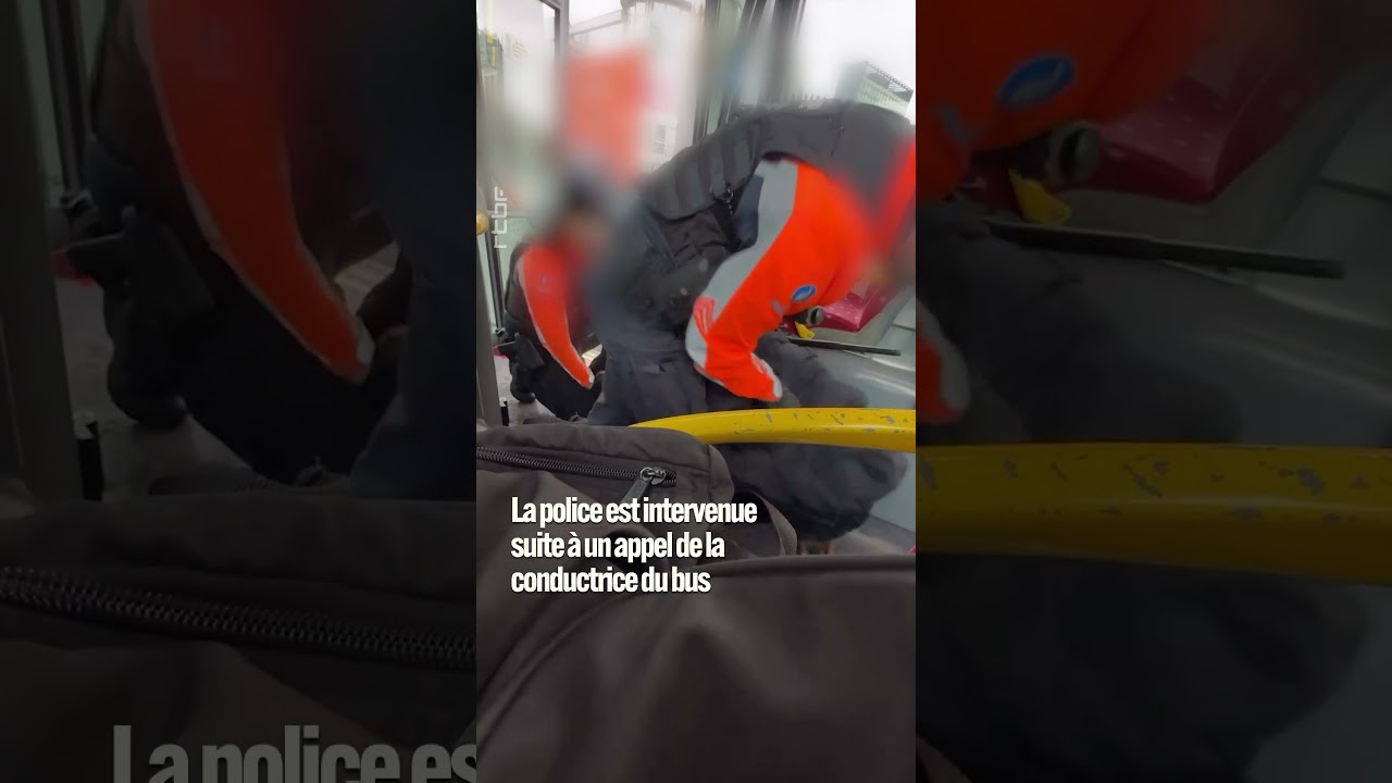 Li&egrave;ge : intervention polici&egrave;re dans un bus fait pol&eacute;mique #shorts #rtbf
