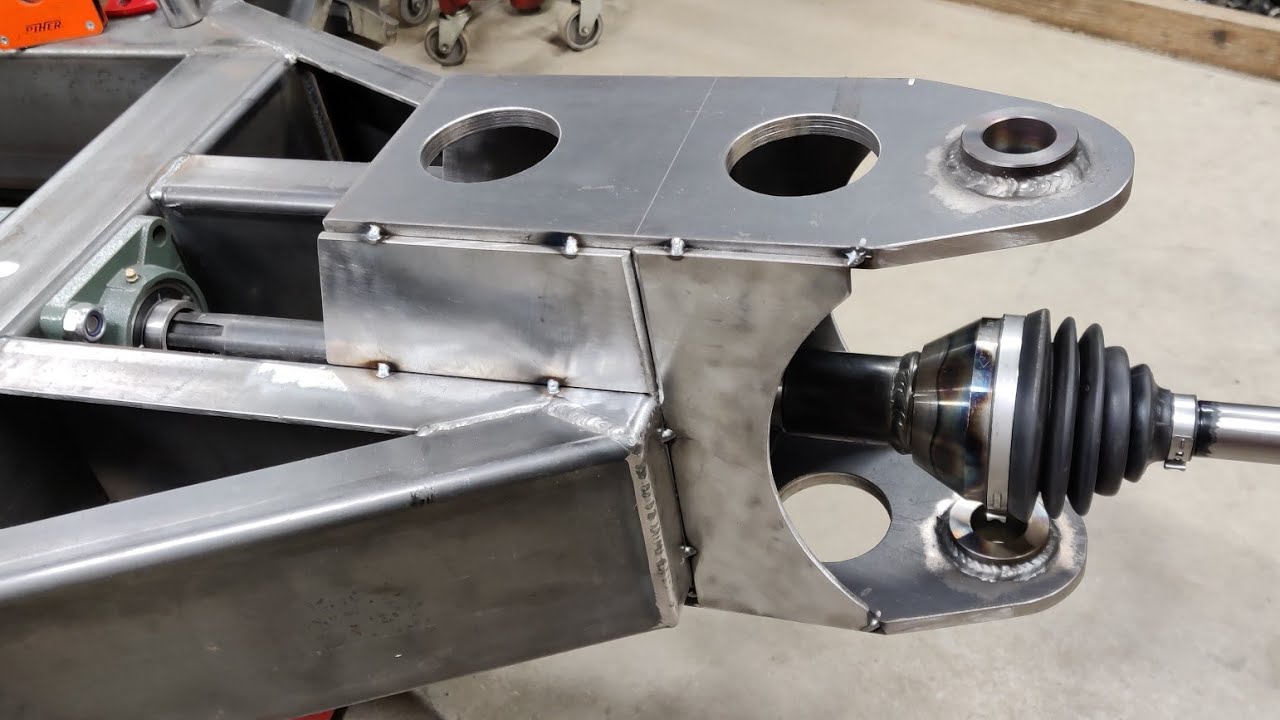6x6 Mini Forwarder BUILD Ep.7 - Frame Supports & Hinge