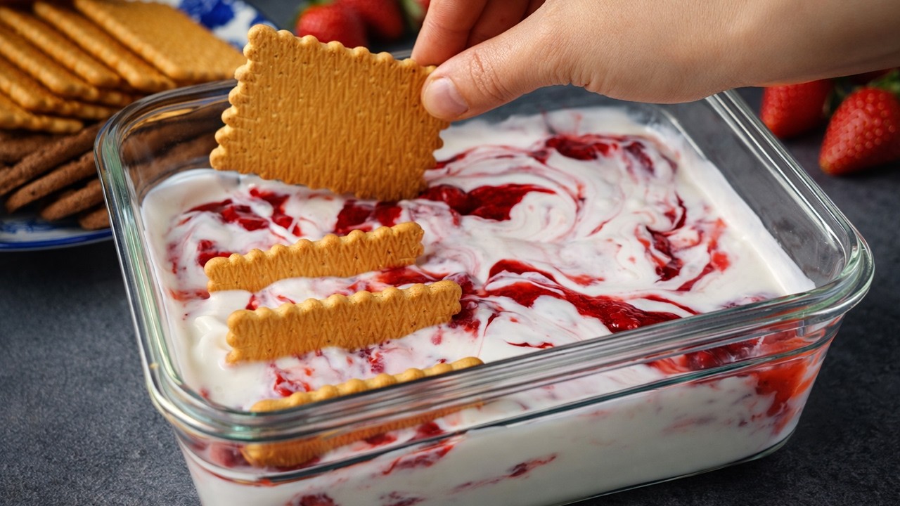 Mini cheesecake gata în 3 minute! Fără mixer, fără cuptor!