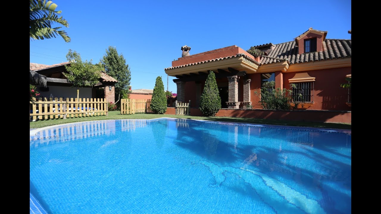Excelente chalet en Conil con piscina en alquiler