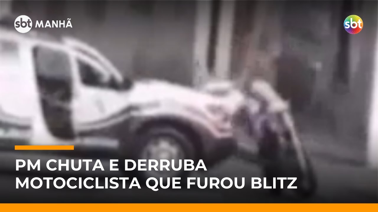 Motociclista &eacute; derrubado por PM ap&oacute;s tentar furar bloqueio em SP | #SBTManh&atilde;
