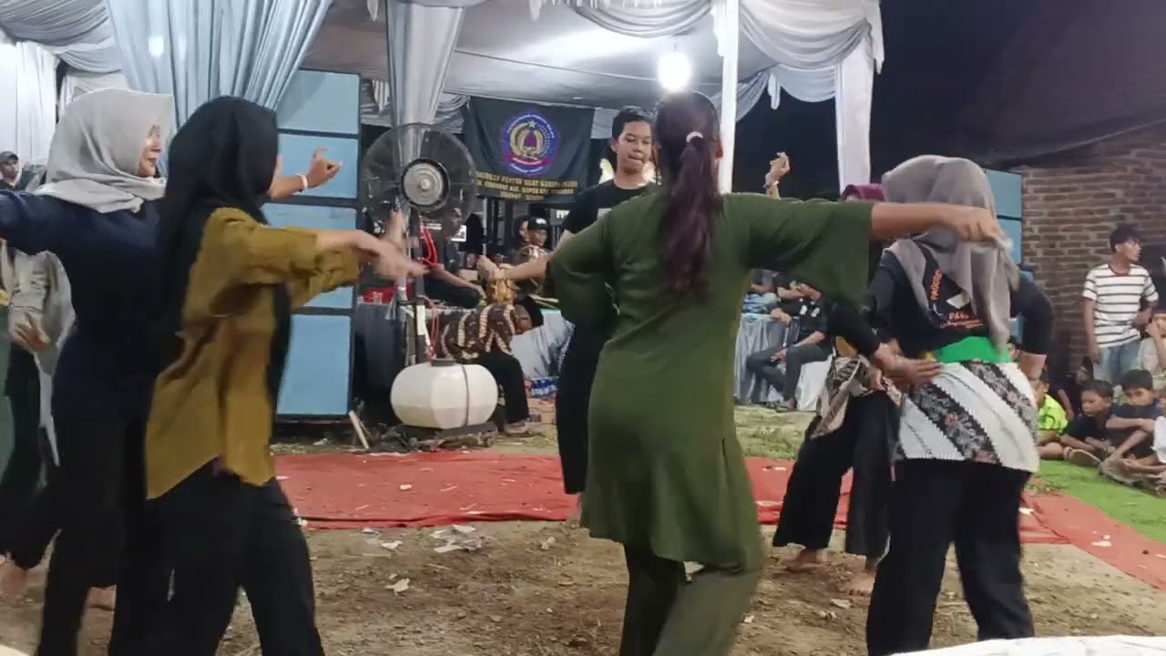 Nong putri Bersama padepokan Garuda putih 