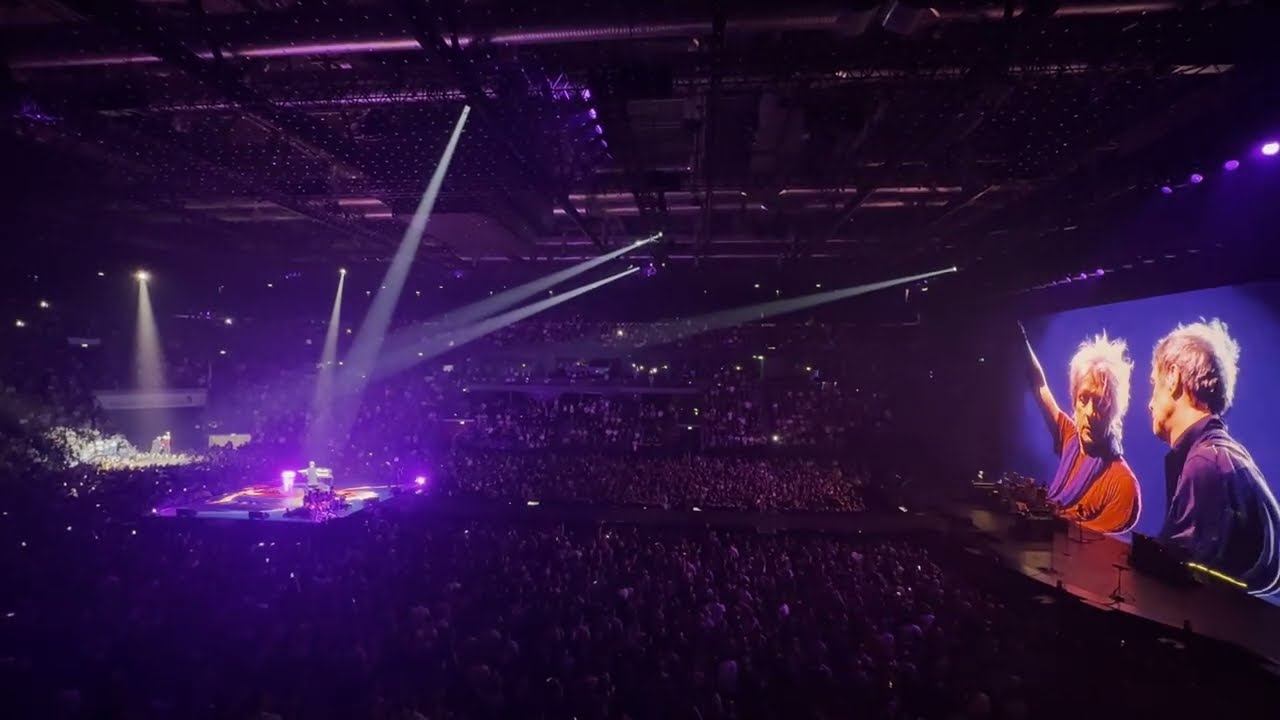 Indochine -Tes yeux noirs - Live Lausanne 2025 - 4k 60fps