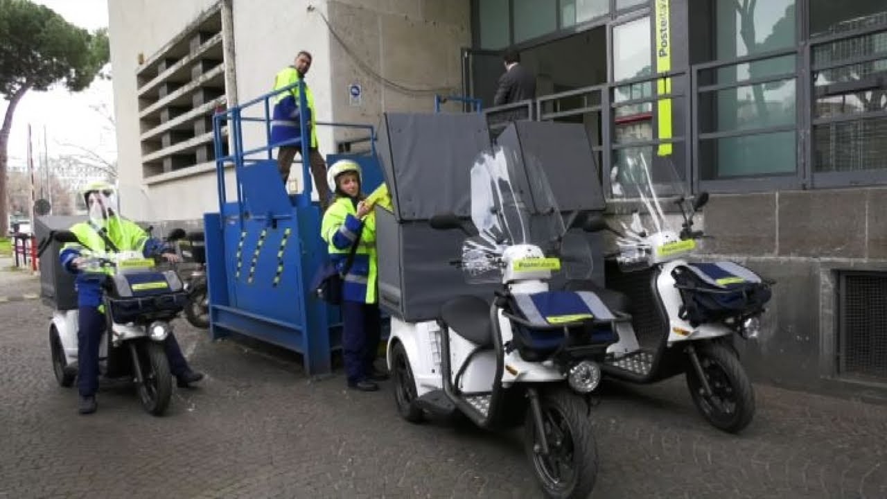 Poste Italiane, anche a Roma le consegne con i tricicli elettrici