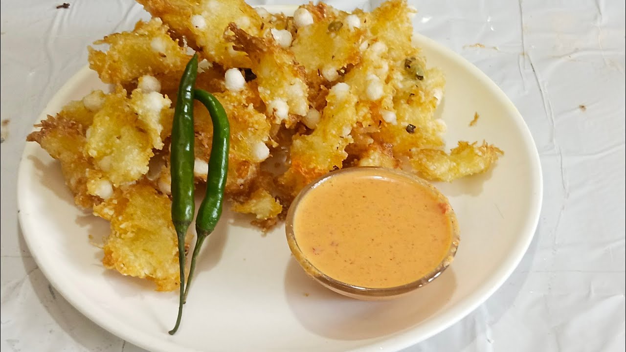 उपवासासाठी खमंग, कुरकुरीत, कमी तेलकट भजी |आणि दह्याची चटणी|Upvas Crispy,& Tasty Pakode