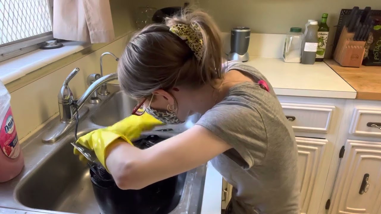 ASMR! Cleaning Vlog 🧽🧼🦠Deep Cleaning The Toaster! 🤮😁