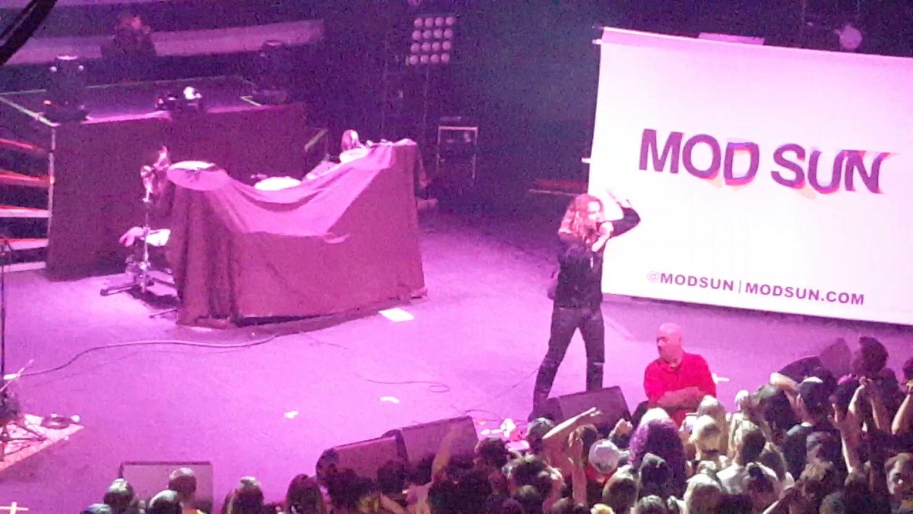 Stoner Girl | Modsun | Alpha Omega Tour | Detroit 11.17.2016