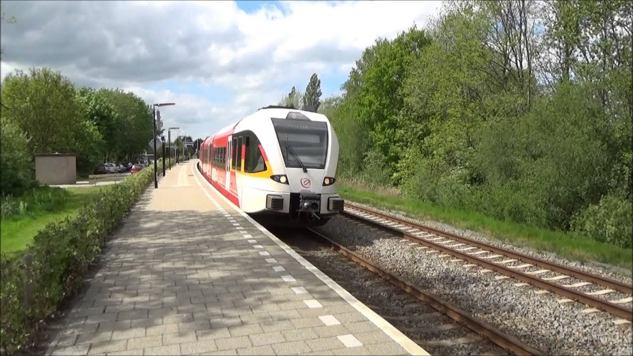 Treinen op station Kropswolde