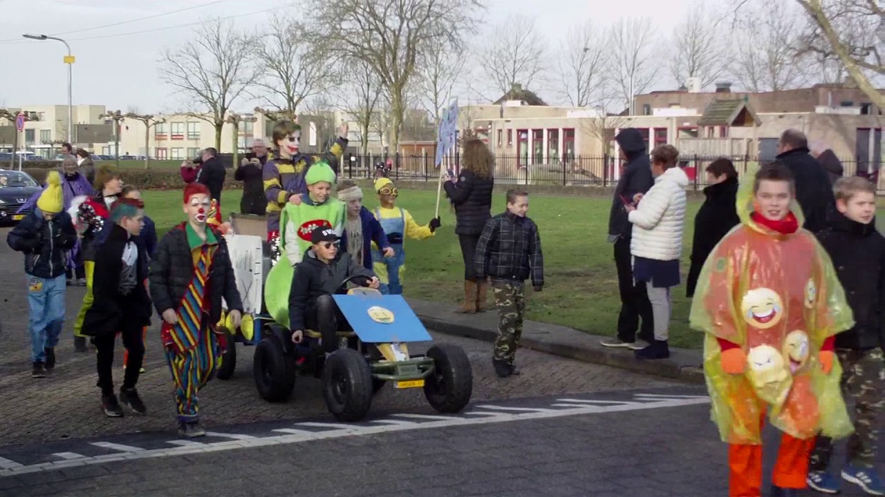 Carnavalsoptocht OBS Mettegeupel 24-02-2017.