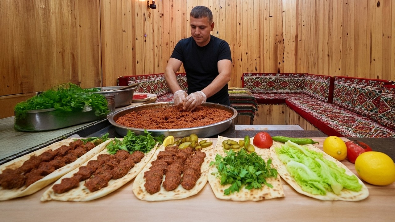 Сумасшедший повар продает 10000 фрикаделек в день! Вкусные сырые фрикадельки турецкой уличной еды!