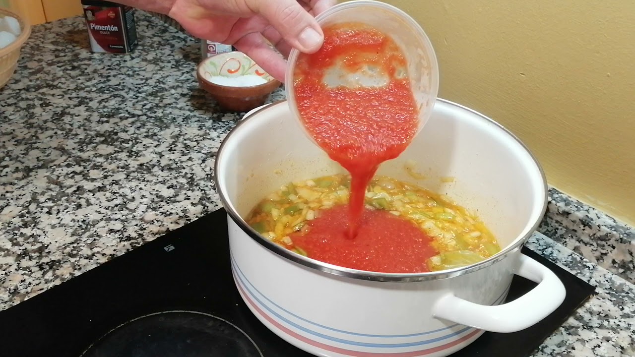 Habas con chocos al estilo andaluz.